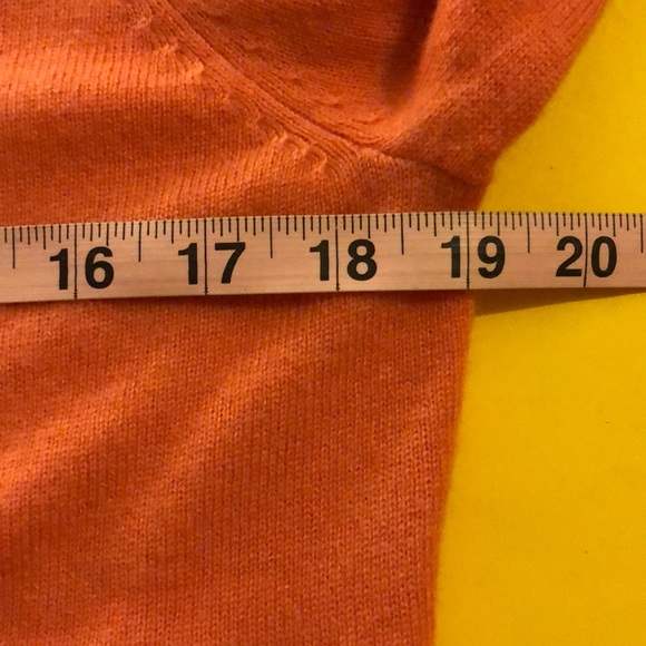 🟠 CHANEL 🟠 cashmere cardigan sweater - Picture 11 of 11